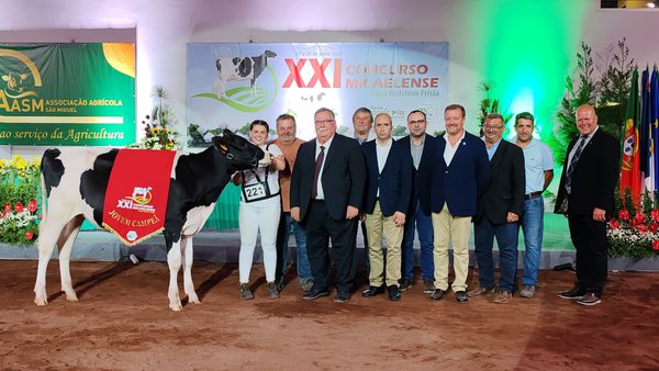 7197, filla de Delta-Lambda, proclámase xovenca gran campiona