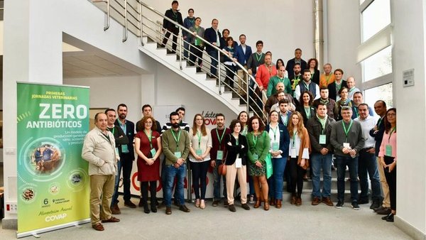 Medio centenar de veterinarios asisten ás I Xornadas Veterinarias de Covap