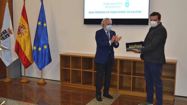A Xunta premia a Syngenta polos seus 69 anos de apoio ao galego co seu ‘Almanaque Agrícola ZZ’