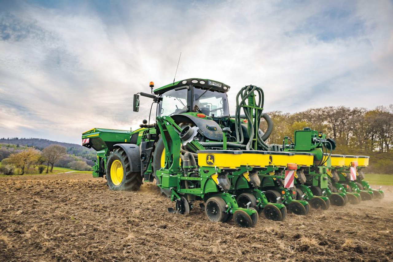 John Deere acelera su crecimiento en España