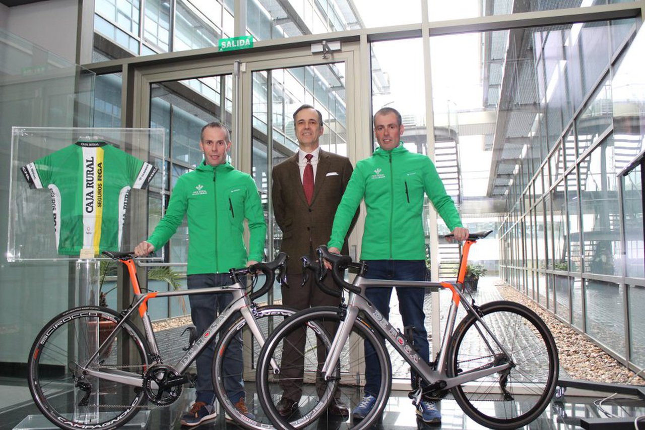 Los ciclistas Aníbal y Esteban Ruiz superan su reto solidario con la ayuda de las Cajas Rurales y Seguros RGA