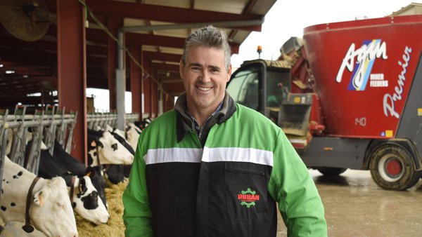 "Decantámonos por este carro polo bo servizo de Durán Maquinaria, polo seu motor na parte traseira e polo rendemento da súa fresa"