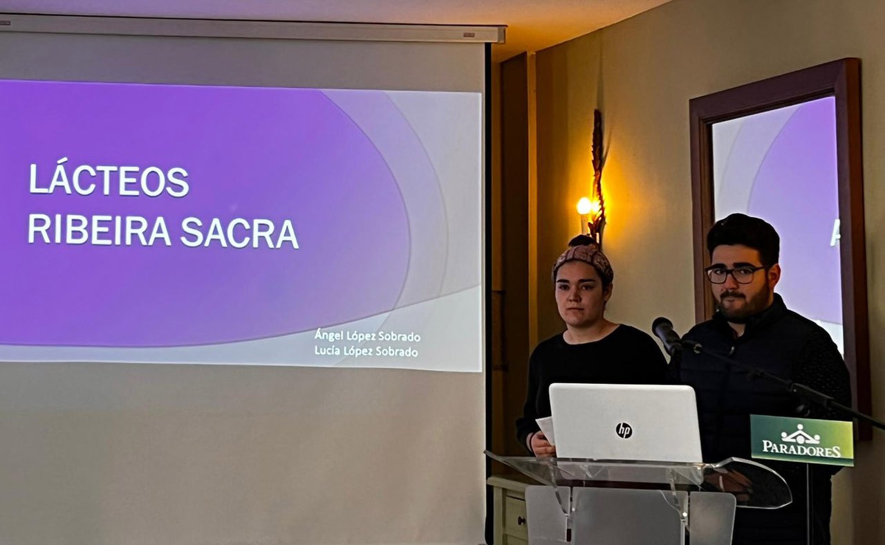 Os irmáns Lucía e Ángel López, na presentación do seu proxecto