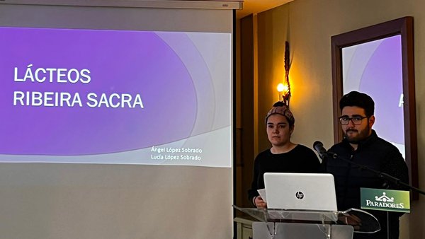 Os irmáns Lucía e Ángel López, na presentación do seu proxecto