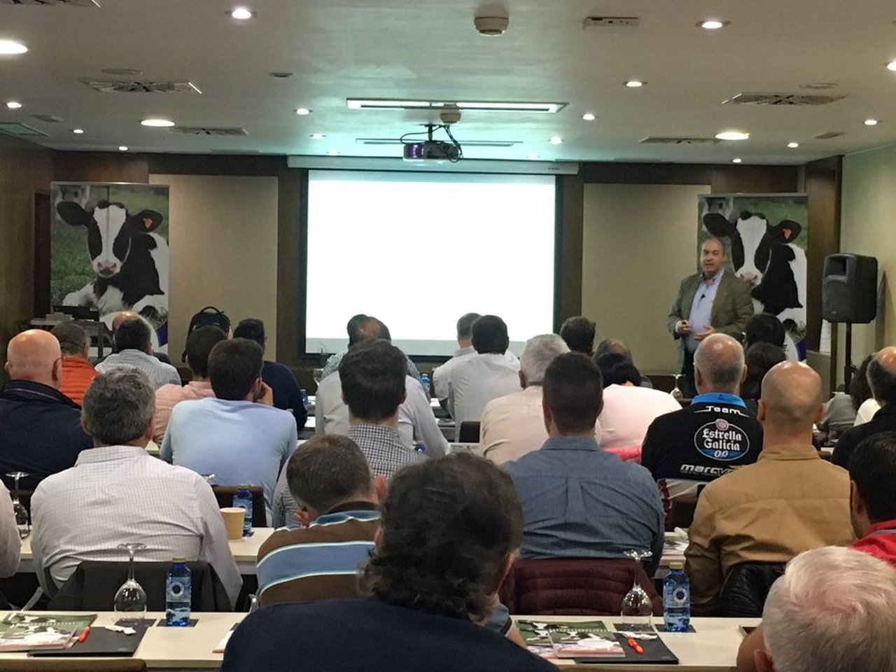 CLARIFIDE®, la potente herramienta genómica de Zoetis, protagoniza su  Jornada Satélite en ANEMBE
