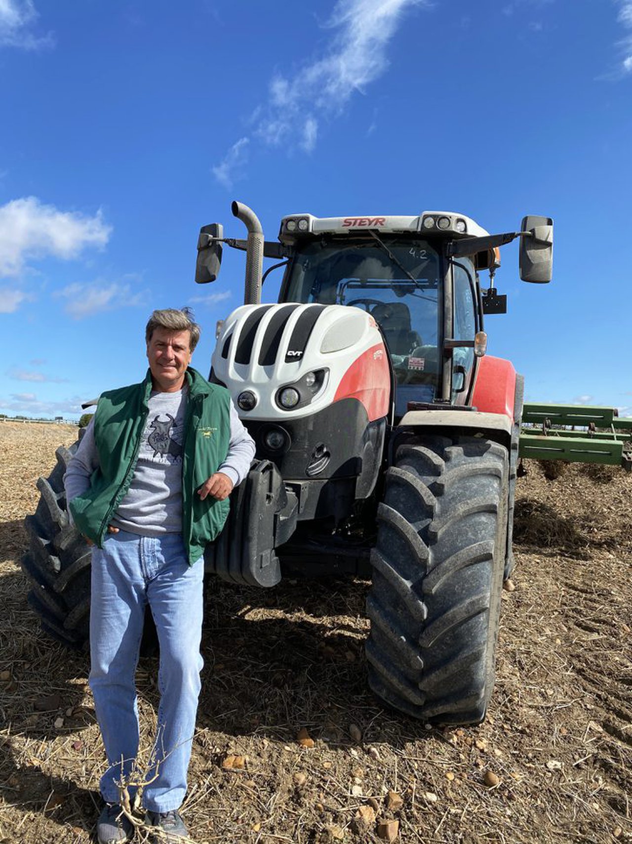 Farming Agrícola entrega o primeiro STEYR Impuls CVT a unha empresa de Cayetano Martínez de Irujo