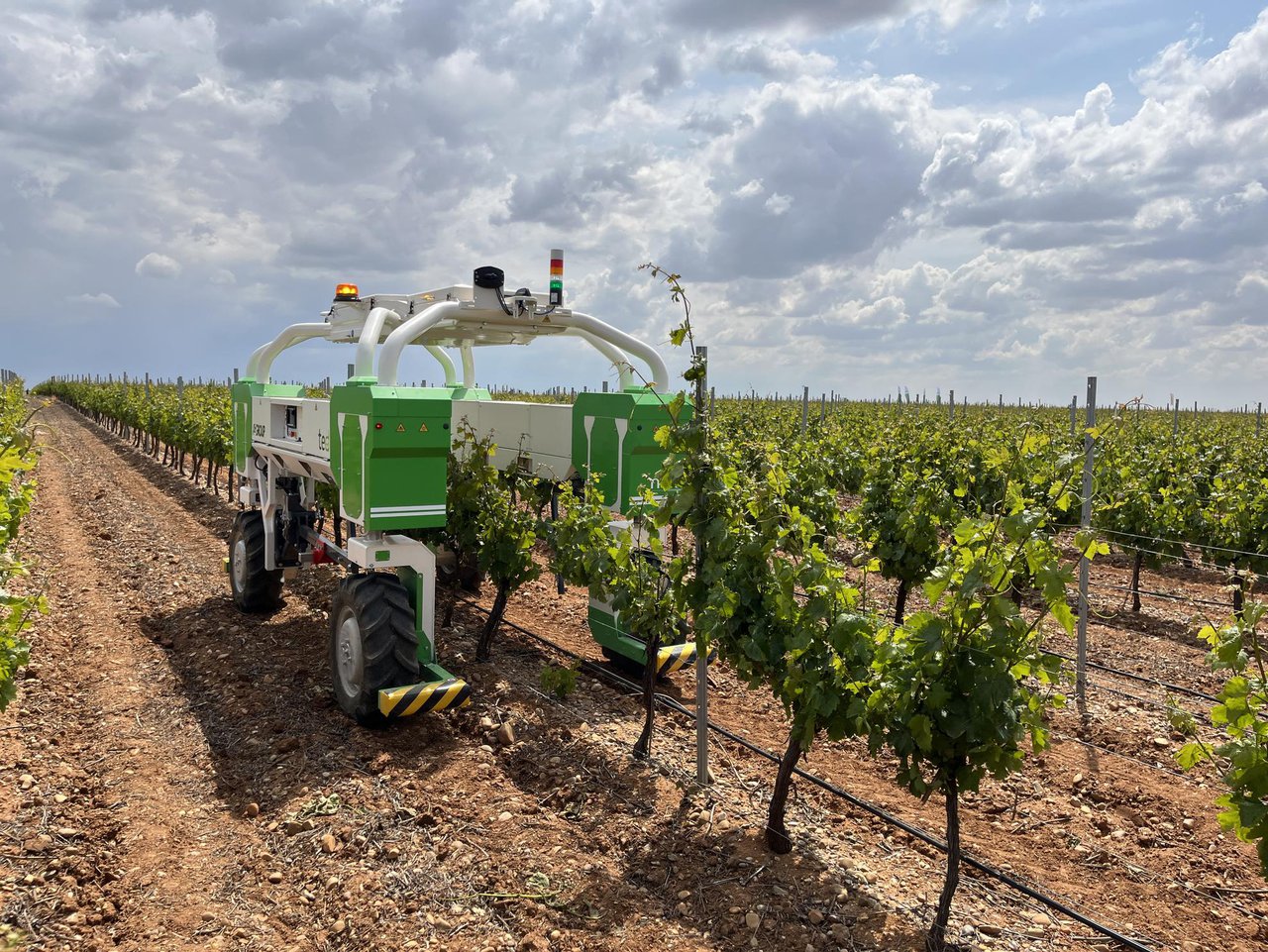 Lugo acollerá a primeira demostración dos robots agrícolas Naio en Galicia