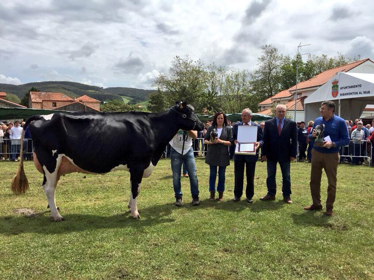 Llinde Ariel Jordan gaña o certame de San Isidro en Galizano