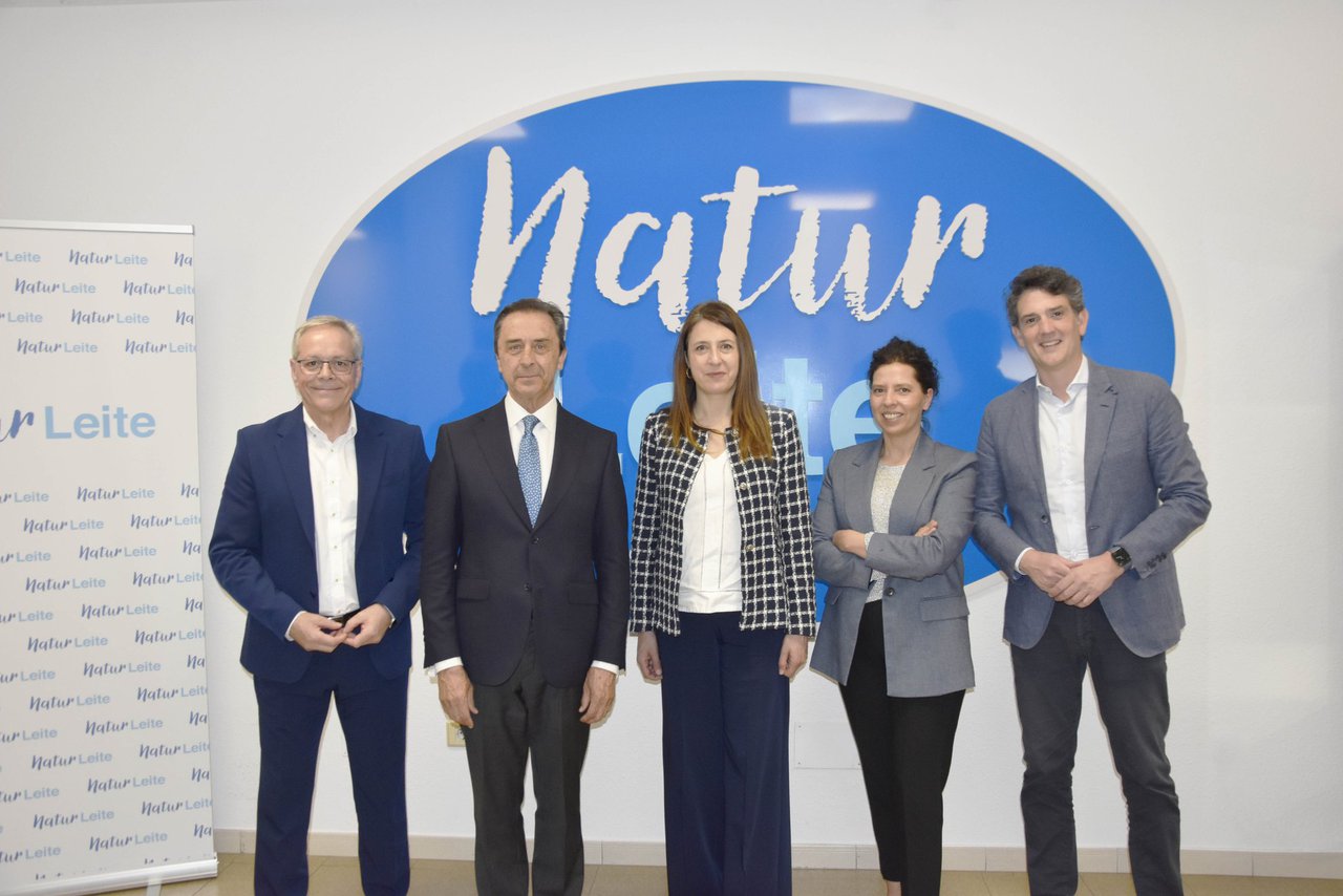 Medio Rural destaca a aposta de Naturleite pola transformación do lácteo en Galicia