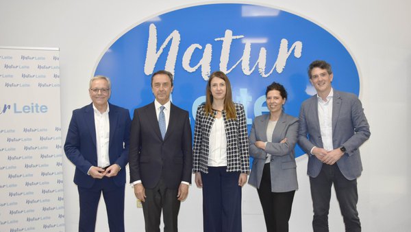 Medio Rural destaca a aposta de Naturleite pola transformación do lácteo en Galicia