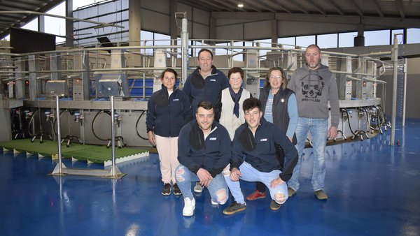 La novedosa sala de ordeño rotativa Streamline de BouMatic, en SAT Os Penedos