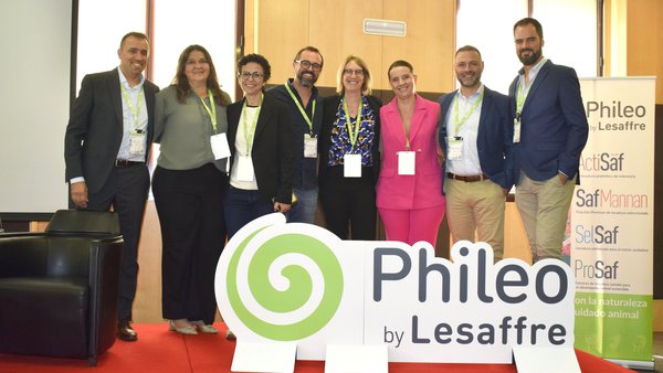 Phileo celebró una jornada sobre tecnología aplicada para una nutrición sostenible en vacuno lechero