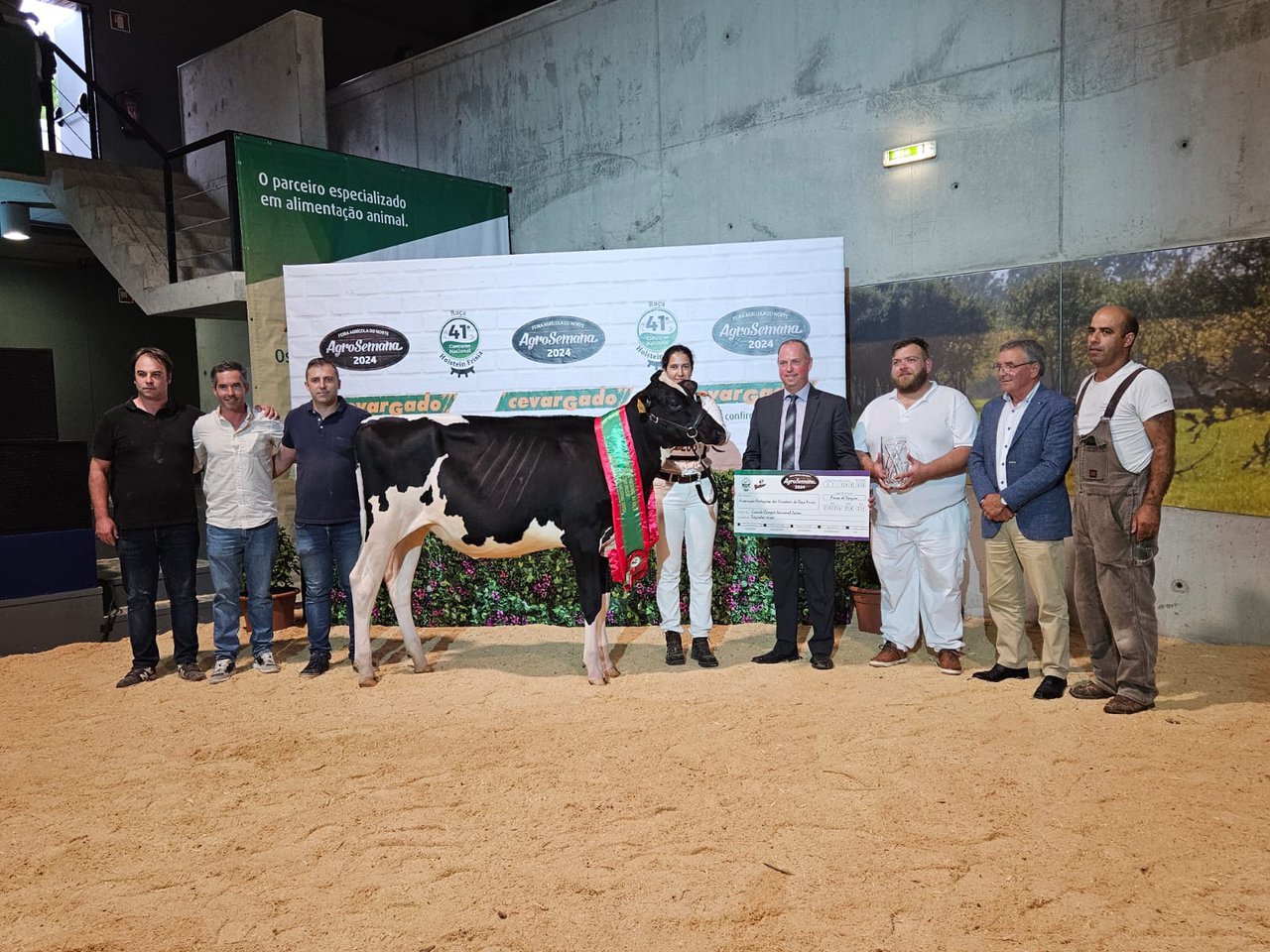 El ejemplar Matias Warrior Red 2716 se impone en las secciones de terneras y novillas