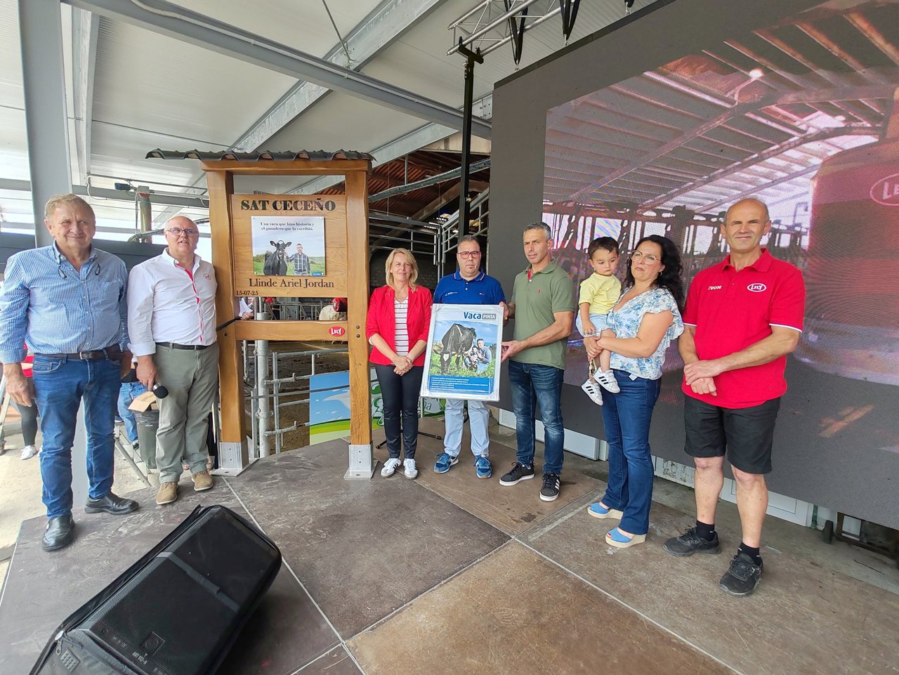 Homenaxe a SAT Ceceño e a Llinde Ariel Jordan na xornada de Lely en Cantabria