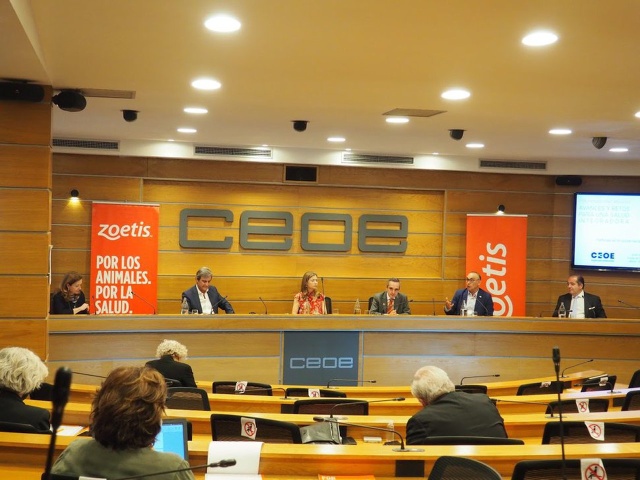 Zoetis congregou a uns 200 participantes no coloquio sobre o One Health